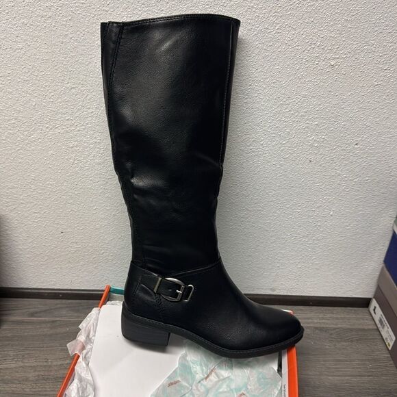 Baretraps Women's Knee-High Boots - Picture 4 of 7